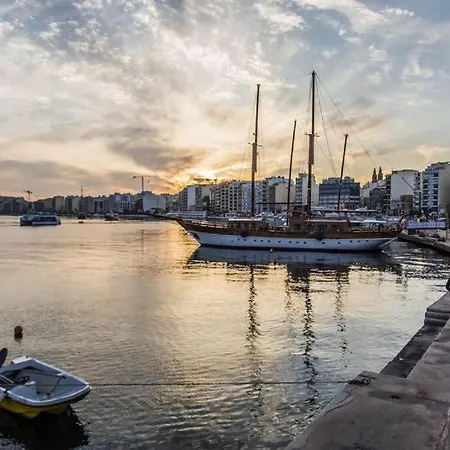 Appartamento Lovely Maisonette Located In By 360 Estates