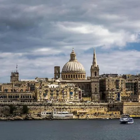 Appartamento Lovely Maisonette Located In By 360 Estates