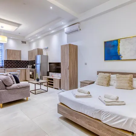 Lovely Maisonette Located In By 360 Estates Apartment
