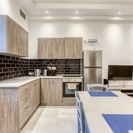 Lovely Maisonette Located In By 360 Estates * Gzira