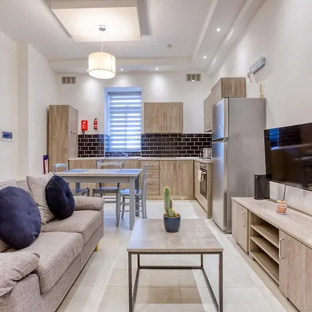 Lovely Maisonette Located In By 360 Estates Apartment